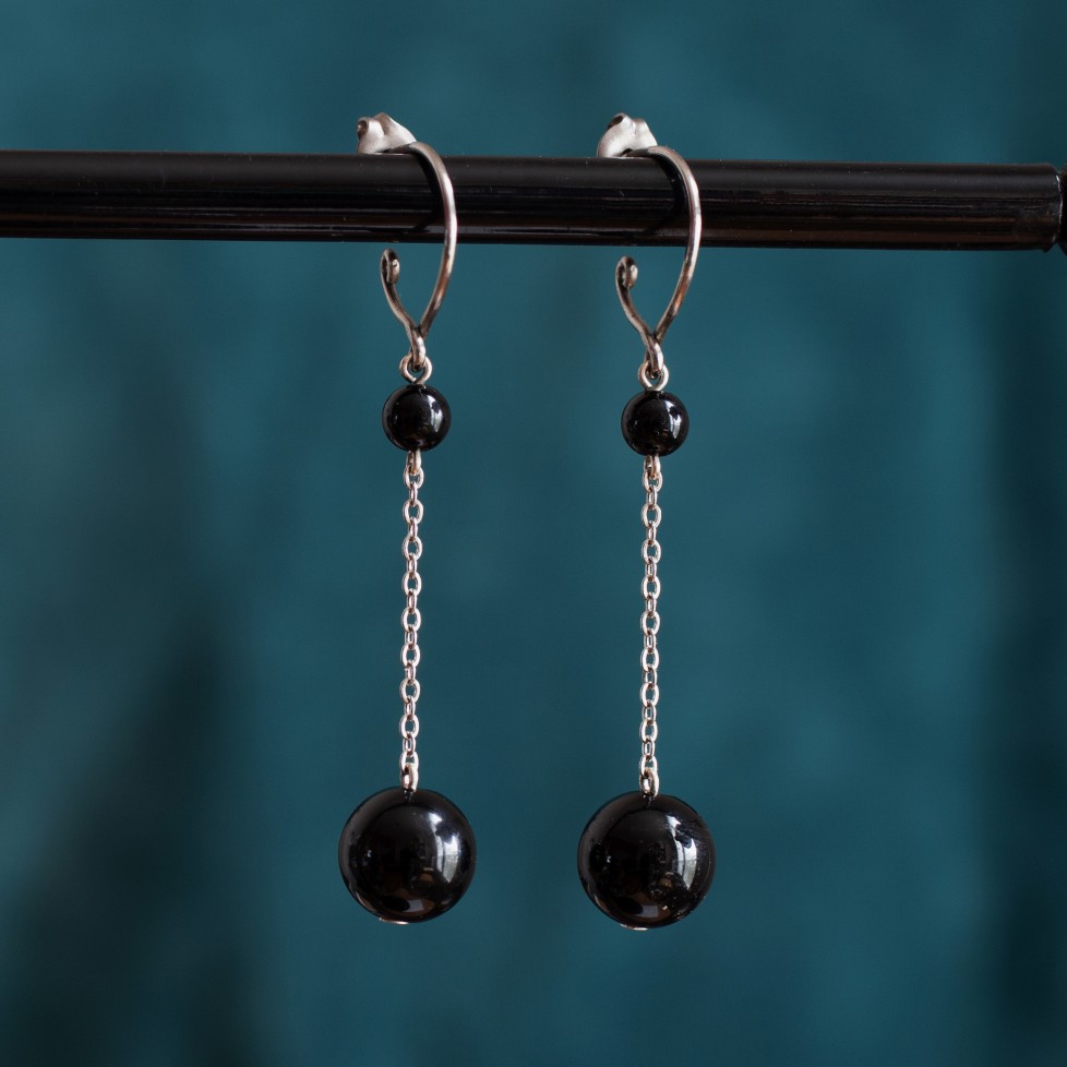 Boucles d'oreilles pendantes titane et onyx